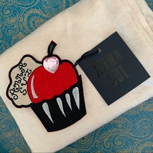 🧁 Anna Sui Cupcake Brooch/Pin 🍒